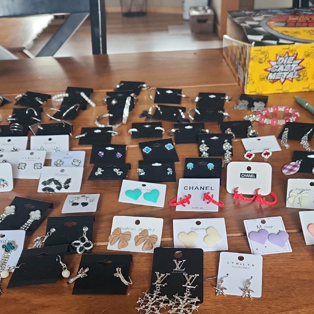 Assorted Fashion Earrings Lot - Multiple Colors